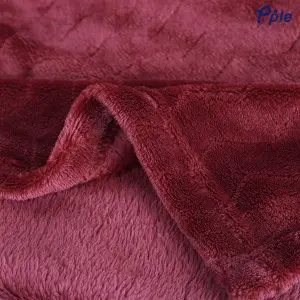 Burn Red Serrated Pattern Jacquard Flannel Throw