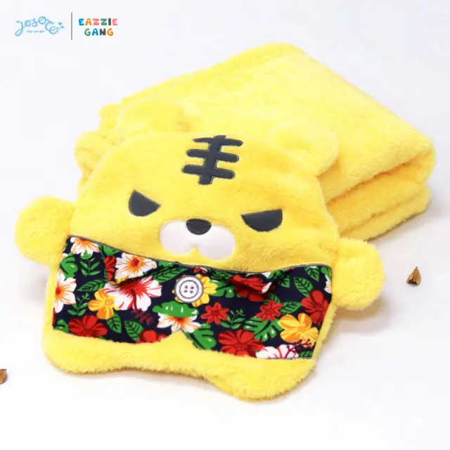 Eazzie gang Keta Hawaii cushion blanket