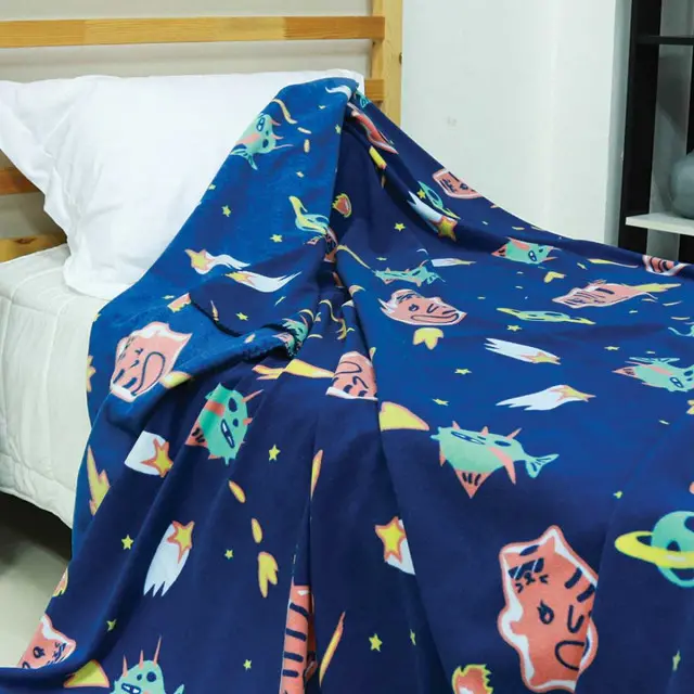 EPICO's Elme Planet Character Pritned Polyester Blanket with T-stitch Edge, Galaxy Pattern