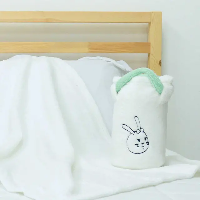 EPICO's Temote Gang Character Plush Polyester Blanket with Plush Cylinder Cover, White