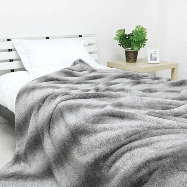 Fading Stripe Pattern Plush Blanket, Grey