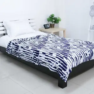 Printed Polyester Flannel Blanket, Abstract Plaid Pattern