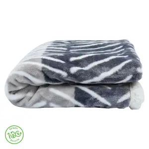 Printed Recycled Forsted Fluffy Blanket, Reversible to Sherpa