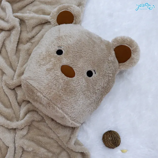 Yama Bear Minimal Cushion Blanket