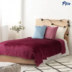 Burn Red Serrated Pattern Jacquard Flannel Blanket
