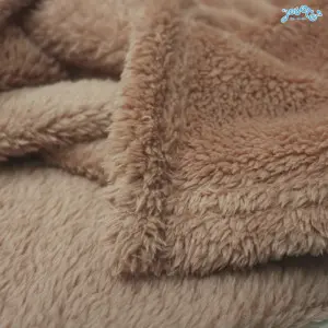 Chicky Hooded Blanket