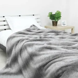 Fading Stripe Pattern Plush Blanket, Grey