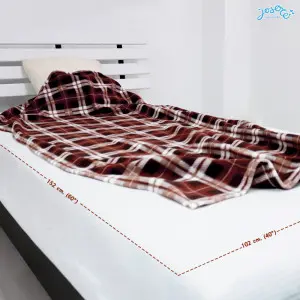 Jumbo plaid fox cushion blanket